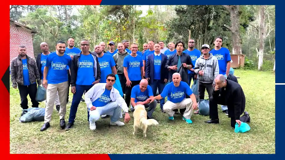 equipe da ACRA em casa de recupera��o para depend�ncia qu�mica em Jardim Silveira, Parelheiros, S�o Paulo
