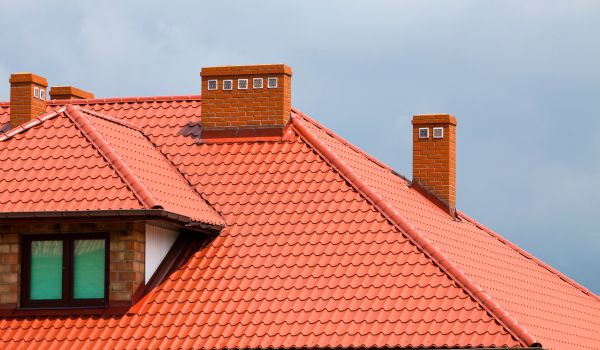 Why Hiring a Local Roofing Company Near Me Is Better Than a Big Chain